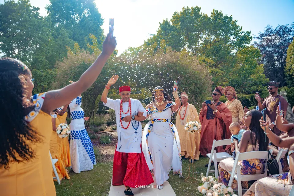 The couple with family and friends outdoors. CameraBoss portfolio: Vanessa Wedding.