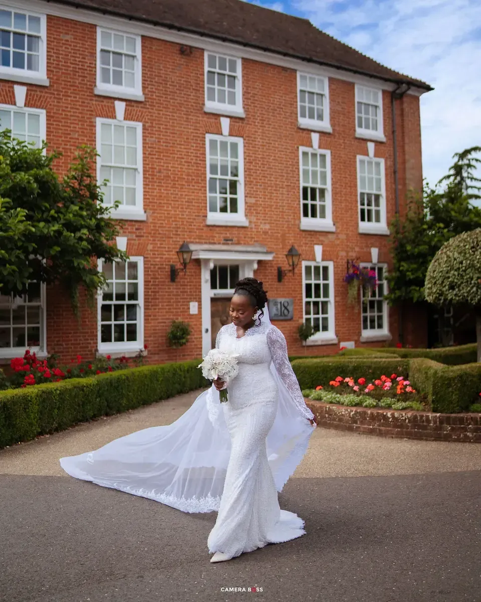 Temi outside the wedding venue