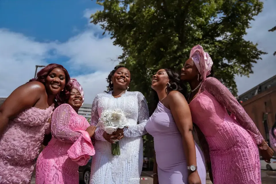 Temi with her bridesmaids