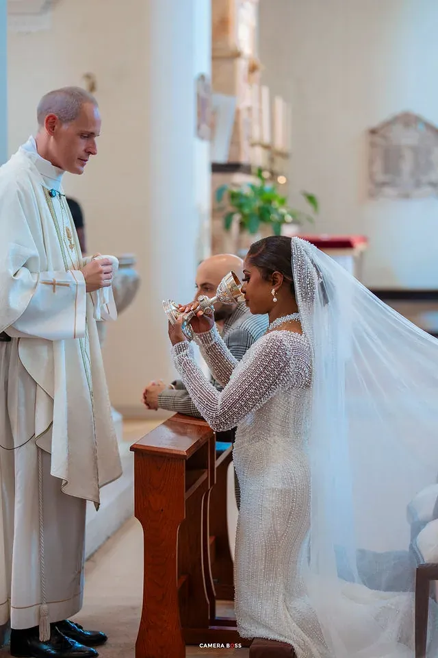The couple during their wedding ceremony. CameraBoss portfolio: Cynthia and Oswaldo.